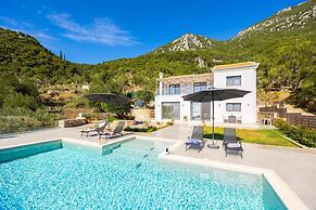 Villa Chronis in Mparmpati