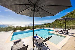 Villa Chronis in Mparmpati