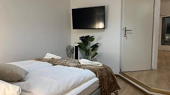 Private Room for Long Term Near Rennweg
