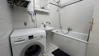 Private Room for Long Term Near Rennweg