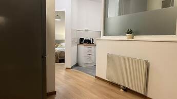 Private Room for Long Term Near Rennweg
