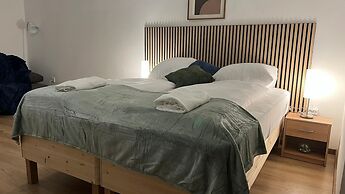 Private Room for Long Term Near Rennweg