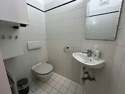Private Room for Long Term Near Rennweg