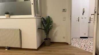 Private Room for Long Term Near Rennweg