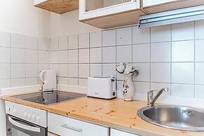 Cozy 2BR Near Belvedere Long Stay