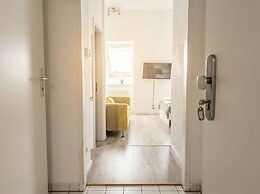 Cozy 2BR Near Belvedere Long Stay