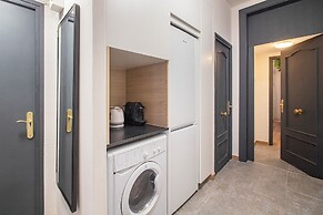 Aqua Apartment by Olala Homes