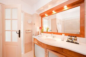 Anastasis Apartments and Spa