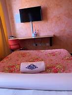 Dillons Highway Motel