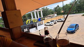 Dillons Highway Motel