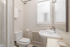 Balmes Apartment by Olala Homes