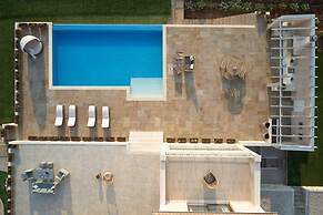 Karousa Luxury Villa