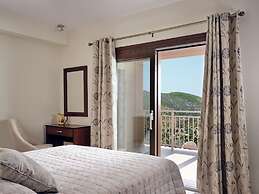 Karousa Luxury Villa