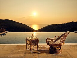 Karousa Luxury Villa