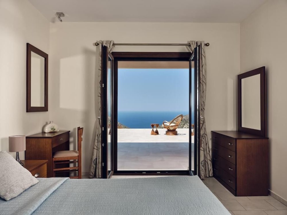 Karousa Luxury Villa