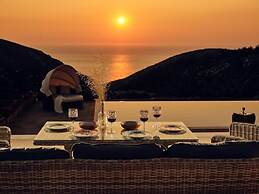 Karousa Luxury Villa