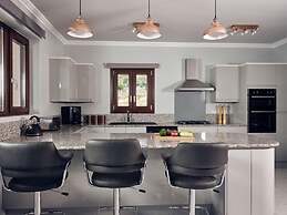 Karousa Luxury Villa