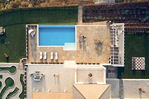 Karousa Luxury Villa