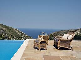 Karousa Luxury Villa
