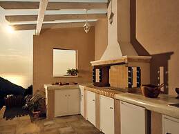 Karousa Luxury Villa