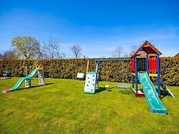Comfortable Holiday Homes, Jacuzzi, Summer Pool