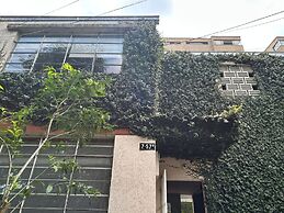 The Cats Nail House