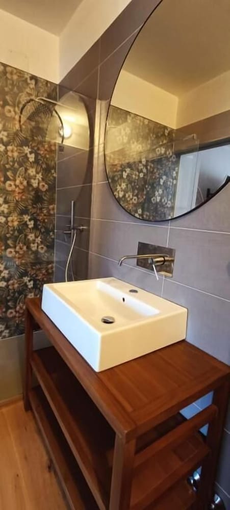 HOTEL ARIMANNIA