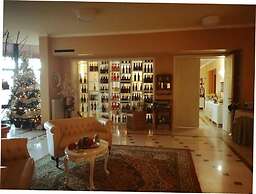 HOTEL ARIMANNIA