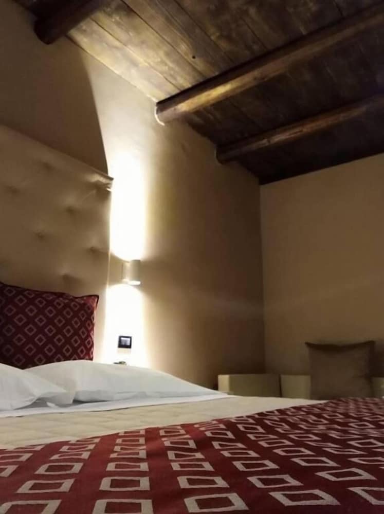 HOTEL ARIMANNIA