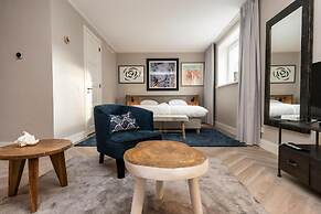 Hampton Home B&B Suites