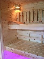 House With Private Garden and Sauna