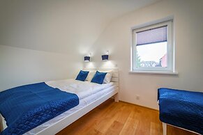 Holiday Homes With Pool, Close to the Beach