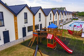 Holiday Homes With Pool, Close to the Beach