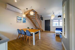 Holiday Homes With Pool, Close to the Beach
