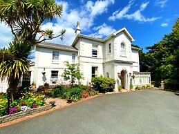 Muntham Deluxe Apartment 2