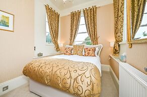 Muntham Apartment 4