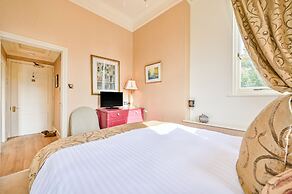Muntham Apartment 4