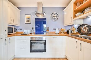 Muntham Apartment 4