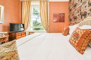 Muntham Apartment 6