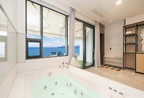 Le Grand Bleu Resort