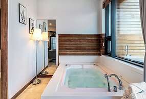 Le Grand Bleu Resort