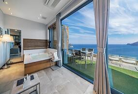 Le Grand Bleu Resort