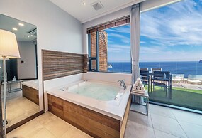 Le Grand Bleu Resort