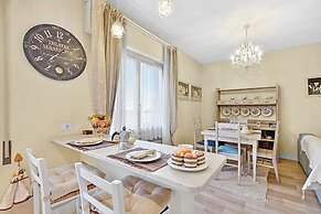 Chic Retreat With Park Central Salo