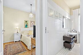Chic Retreat With Park Central Salo