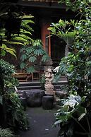 Tusantha Ubud A Trishula Collection