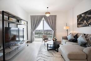 Bloomfields Iconic 1BR Waters Edge