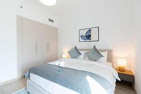 Bloomfields Iconic 1BR Waters Edge