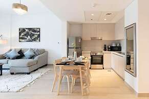 Bloomfields Iconic 1BR Waters Edge