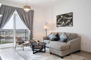 Bloomfields Iconic 1BR Waters Edge